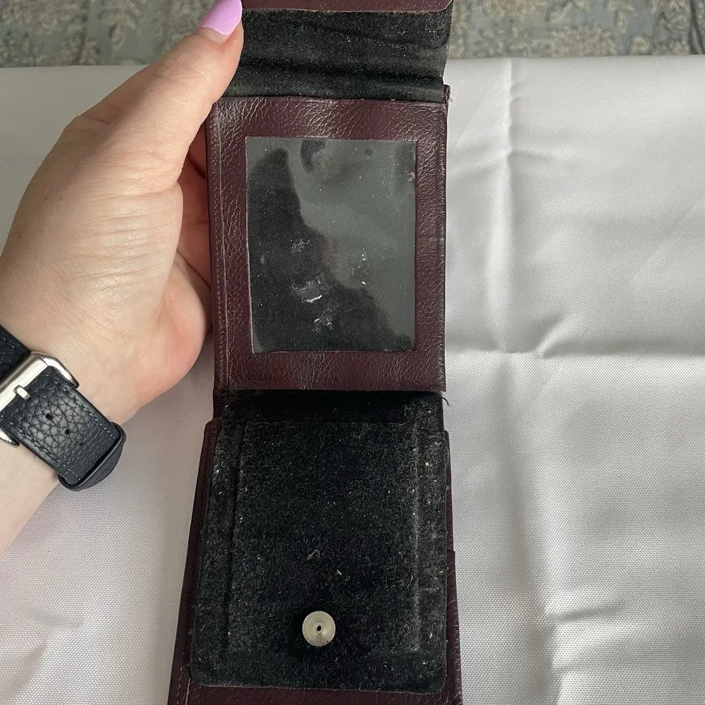 Vintage Men's Classic Maroon Pebbled Soft Leather Compact Bifold Wallet